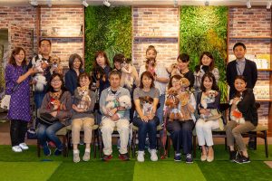 保護犬譲渡会　集合写真