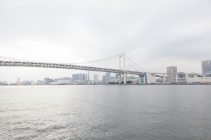 朝潮小型船乗り場から船が出航