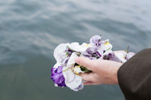 散骨の風景 人とペットの海洋葬